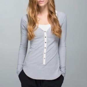 LuluLemon Awesoma Henley Top